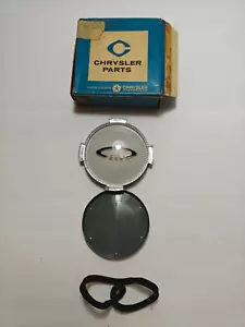 1964 Chrysler New Yorker Wheel Cover Medallion 2525079 NOS - Picture 1 of 6