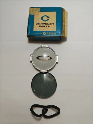 1964 Chrysler New Yorker Wheel Cover Medallion 2525079 NOS - Image 1 of 4