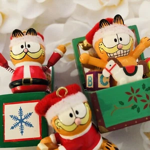 Rare! Vintage Enesco Christmas Wooden Ornaments - Garfield, 1978 - Picture 1 of 10