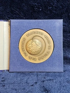 KLM 50 YEARS FAR EASTERN FLIGHTS 1974 Bronze Medal in Holder 60mm - Picture 1 of 6
