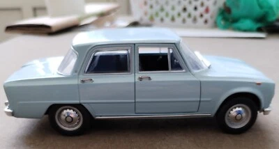 Alfa Romeo Giulia 1600 super 1:24 by metro 4 aperture come nuova - Immagine 1 di 4