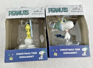 Hallmark Peanuts Snoopy & Woodstock Skiing Snowball Fight Ornament Set NEW - Picture 1 of 10