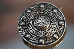 Sterling Silber 925 runde Brosche keltisches Design 24,59 g - Bild 1 von 7
