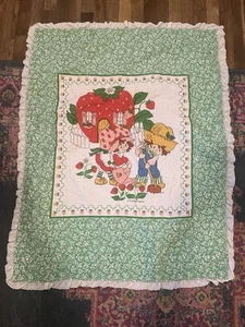 1980s Handmade Strawberry Shortcake + Huckleberry Pie Quilt w/Green•{45" X 36"}• - Picture 1 of 1
