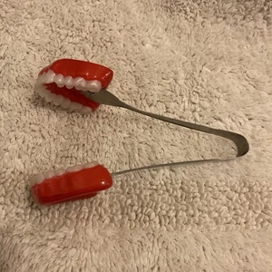 Vtg Novelty Grandma's Teeth Denture Ice Tongs Dental Oddity Barware Gag Gift 7in - Picture 1 of 10
