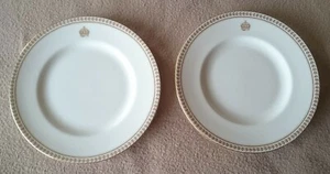 MINTON PORCELAIN 2 DINNER PLATES BRITISH ROYALTY "QUEEN MOTHER" SERVICE ARMORIAL - Picture 1 of 7