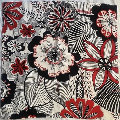 Bufanda Dolce and Gabanna para mujer 26x26 pulgadas roja, blanca y negra floral Foto 1 de 4