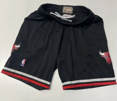 Chicago Bulls Hardwood Classics Men’s Medium Shorts Mitchell Ness NBA Swingman - Image 1 of 4