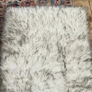 Latepis 2x5 Kunstfell Teppich Läufer weiß mit grauen Spitzen waschbar - Bild 1 von 7