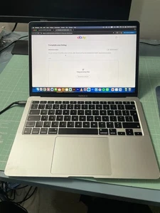 Apple MacBook Air 2020-13 cali M1, 8 GB RAM, 256GB SSD, srebrny z ładowarką - Zdjęcie 1 z 9