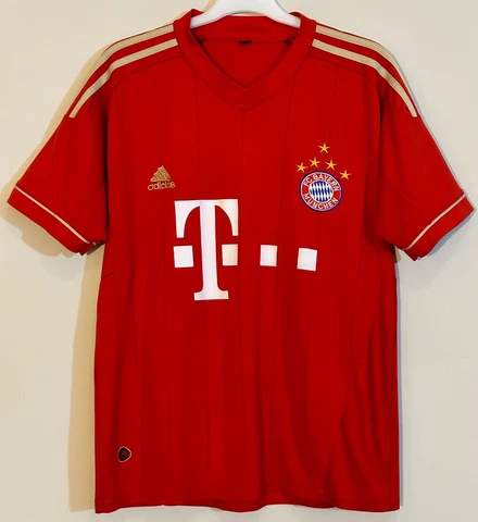 FC Bayern Munchen Soccer Football Jersey Men’s size Medium Bayern Munich Shirt Cover