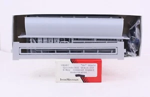 HO InterMountain Railway Undecorated 4 Bay Cylindrical Hopper Kit - Picture 1 of 2