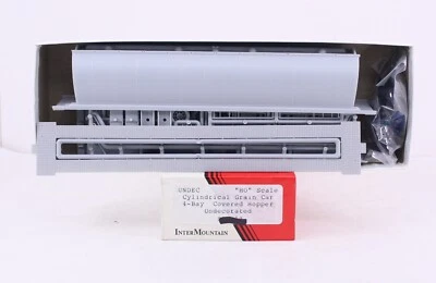 HO InterMountain Railway Undecorated 4 Bay Cylindrical Hopper Kit - Image 1 of 2