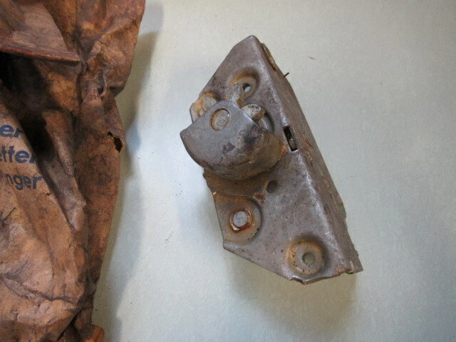 AMC Rambler Classic & Ambassador 1962 pestillo de puerta delantera derecho nos Foto 1 de 1