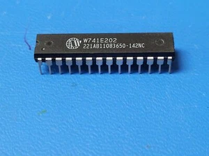 (1 PC) W741E202 WINBOND 4-BIT FLASH MICROCONTROLLER PDIP-28 - Picture 1 of 1