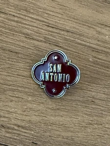 San Antonio Texas Reise Souvenir Anstecknadel rot - Bild 1 von 4