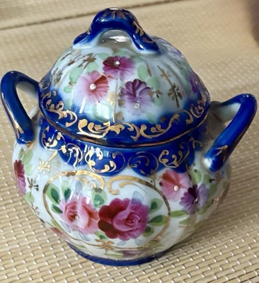 Antiguo azucarero de porcelana azul cobalto Nippon con rosas pintadas a mano y oro Foto 1 de 3