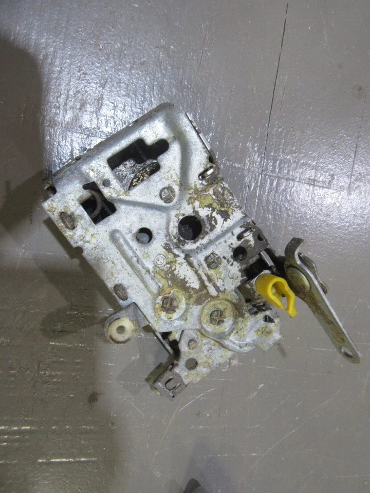 Mecanismo de montaje de pestillo de puerta de camión Ford F150 250 1973-1979 lado del pasajero Foto 1 de 2