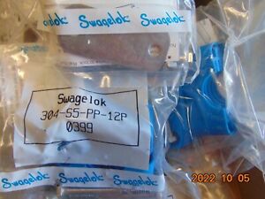 2 Swagelok 304-S5-PP-12P 3/4" Pipe Clamp Kits Polypropylene Supports Brand New