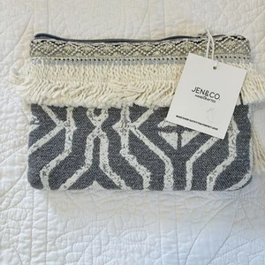 Jen & Co Gray Cream Clutch Handmade With Beading And Cotton Tassel. Zip Close. - Imagen 1 de 12