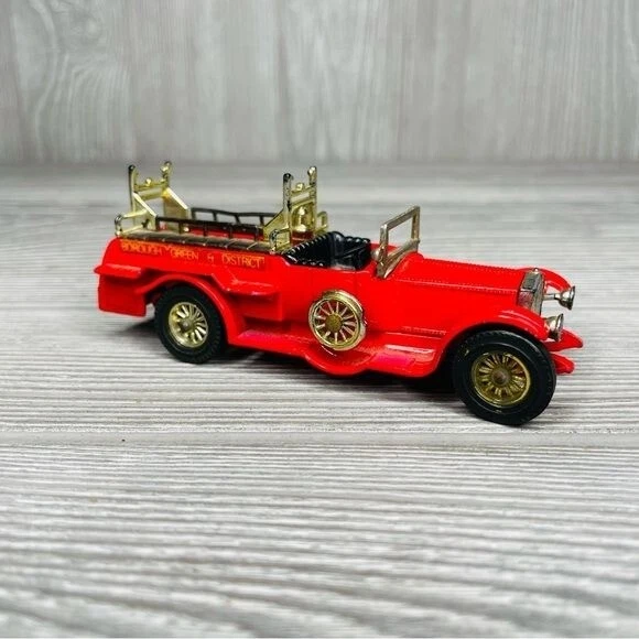 Vintage Matchbox Models of Yesteryear Rolls-Royce Fire Truck Borough Green toy - Image 1 of 4