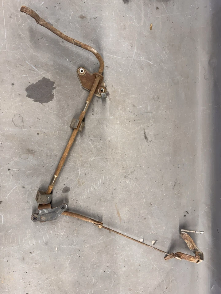 Ford Fairlane 1961-1965 Motor Pedal de gasolina Acelerador Enlace Soporte de retroceso Foto 1 de 4