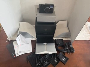 ๐ค Leica M10 Monochrom (20050) MINT + Visoflex + Thumb Support + Handgrip - Picture 1 of 20