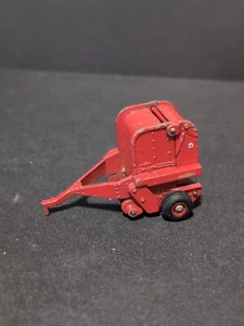 Vintage ERTL 1/64 Scale International 2400 Round Hay Baler Die Cast Red farm - Picture 1 of 5