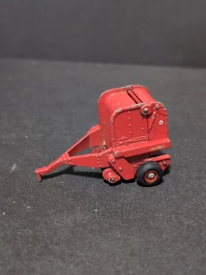 Vintage ERTL 1/64 Scale International 2400 Round Hay Baler Die Cast Red farm  - Image 1 of 4