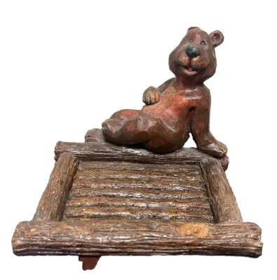 Lindo Jabonero Oso Marrón Resina Happy Lounging Condado Cabaña Baño Decoración Foto 1 de 4