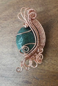 Green agate gemstone wire weave pure bare copper pendant - Picture 1 of 4