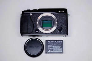 Fujifilm X Series X-E1 16.3MP Digital SLR Camera Body Black - Foto 1 di 6