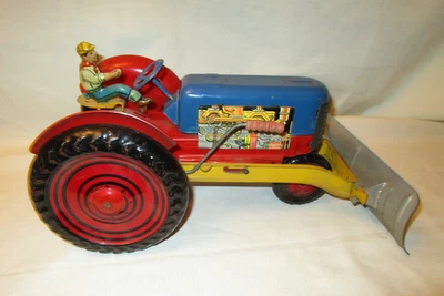 LARGE VINTAGE MARX PRESSED STEEL LITHO. TRACTOR WITH (5)  IMPLEMENTS - Image 1 of 4