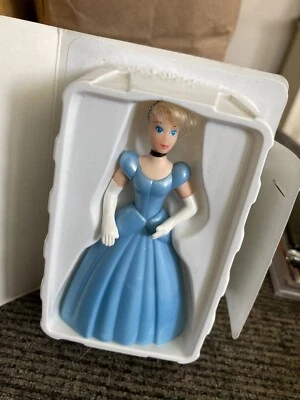 Figura Muñeca Disney Princesa Cenicienta Cuento De Hadas De Colección Juguete McDonald Regalo de Viaje Foto 1 de 2