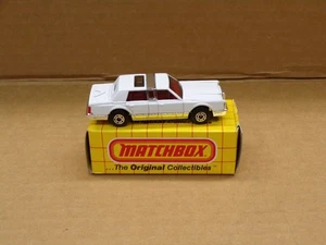 VINTAGE MATCHBOX MB43 LINCOLN TOWN CAR ~ 1988 ~ NOS - Picture 1 of 5