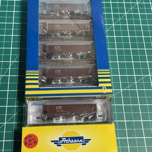 New! N-Scale Athearn 40’ Coal Hopper 5- Pact ATSF $ 142.98 Make offer - Picture 1 of 13