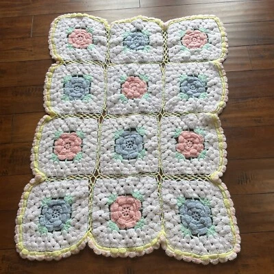 Manta bebé abuela cuadrada ganchillo a mano levantada varios colores pastel 28x39 Foto 1 de 4