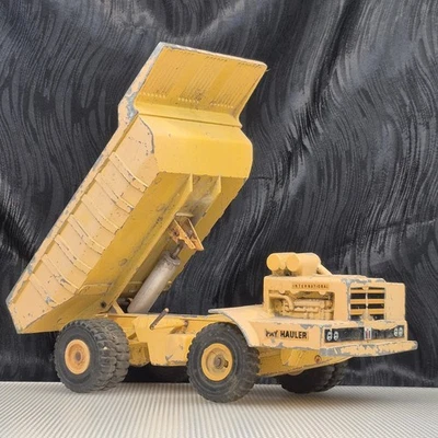 Vintage Ertl International Harvester IH Payhauler Dump Truck Die-Cast 1:25 - Image 1 of 4