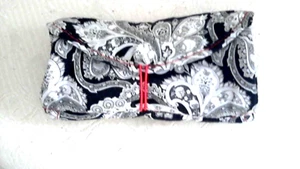 Black/White Paisley Fabric Jewel Essential Roll Multi Zip Compts Butn Close - Picture 1 of 8