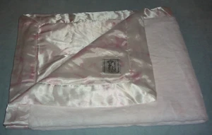 KLEINE GIRAFFE Luxus & Satin rosa CLOUD BABYDECKE rosa weiß Wolkenborte 107049 - Bild 1 von 10