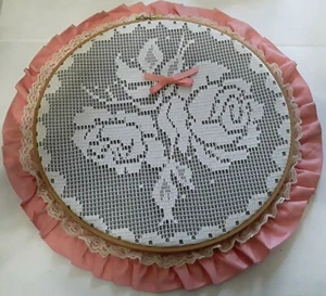 12 1/2 x 10 1/2 x 1" Vint. Handmade Circle Pink & White Needlepoint Wall Decor. - Picture 1 of 2