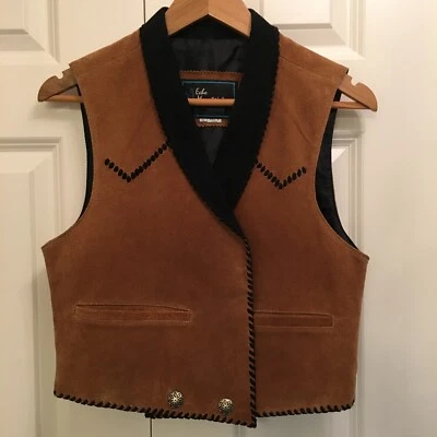 Chaleco de Gamuza Echo Mountain Para Mujer 8 Marrón Borde de Cuero Negro Botones Plateados de Colección Foto 1 de 4
