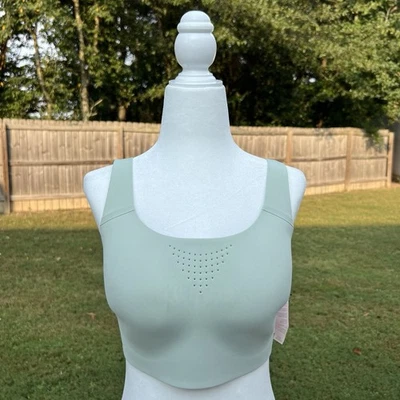 Victoria's Secret Sports Bra Size 34DD Sage Green Featherweight Max Sports Bra - Image 1 of 4