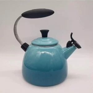 Le Creuset Halo Whistling Tea Kettle 1.5 Q blue pastel enamel - Picture 1 of 6