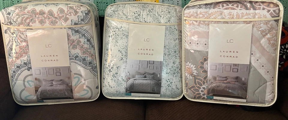 Lauren Conrad LC 2 件套被子套装 - 奖章、边界和瓷砖拼布 - 全新! — 第 1/1 张图片