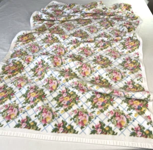 Vintage Laura Ashley SOFT! Tiny Roses Bath Towel Shabby Chic Pink, White, Green - Picture 1 of 5