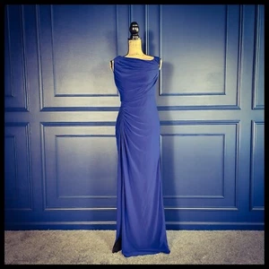 Abito Adrianna Papell asimmetrico spalle scoperte lunghezza pavimento blu navy taglia 2 - Foto 1 di 14