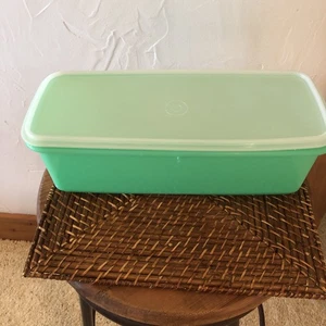 Vintage Tupperware Green Bread Celery Keeper Container 782 Lid 784 Insert 783 - Picture 1 of 6