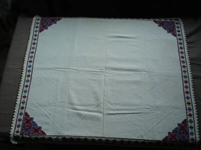 Hermoso mantel vintage bordado a mano 77 cm/67 cm (30''x26'') P0668 Foto 1 de 4