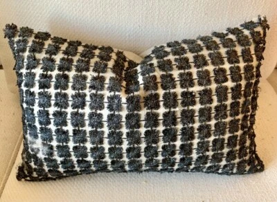 New Stone Metallic Linen  Goose Down Decorator Pillow Charcoal Silk Overlay - Imagem 1 de 4